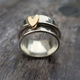 Anello Vintage in Argento con Cuore Dorato