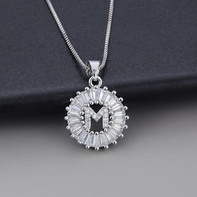 Collar de oro blanco con inicial "Z" y circonitas