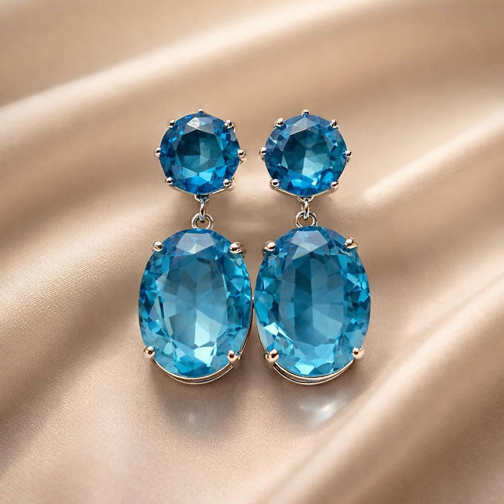 Orecchini in oro bianco con maestosa zirconia