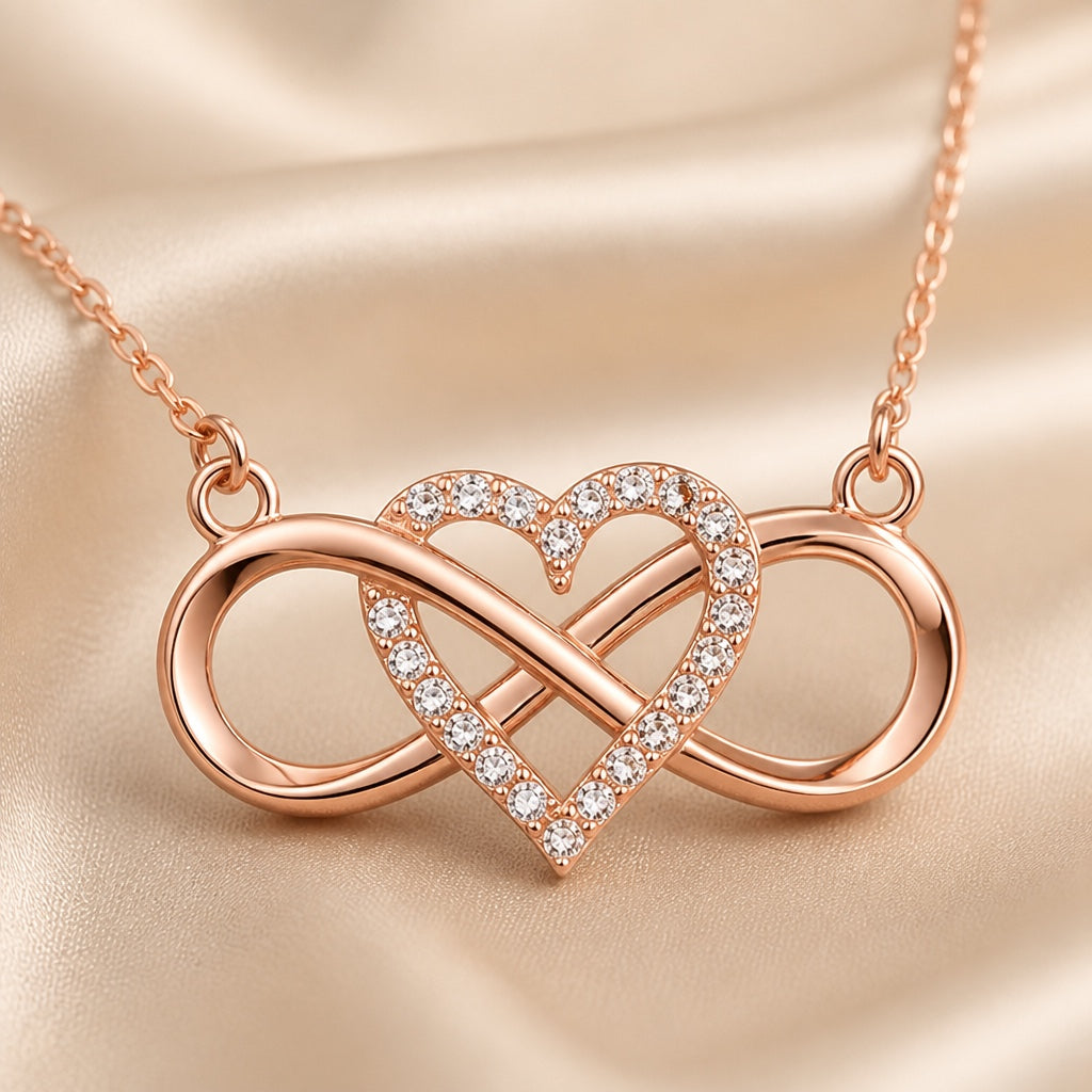 Ciondolo a Cuore Infinito in Oro Bianco con Collana
