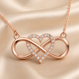 Colgante de Corazón Infinito en Oro Blanco con Collar