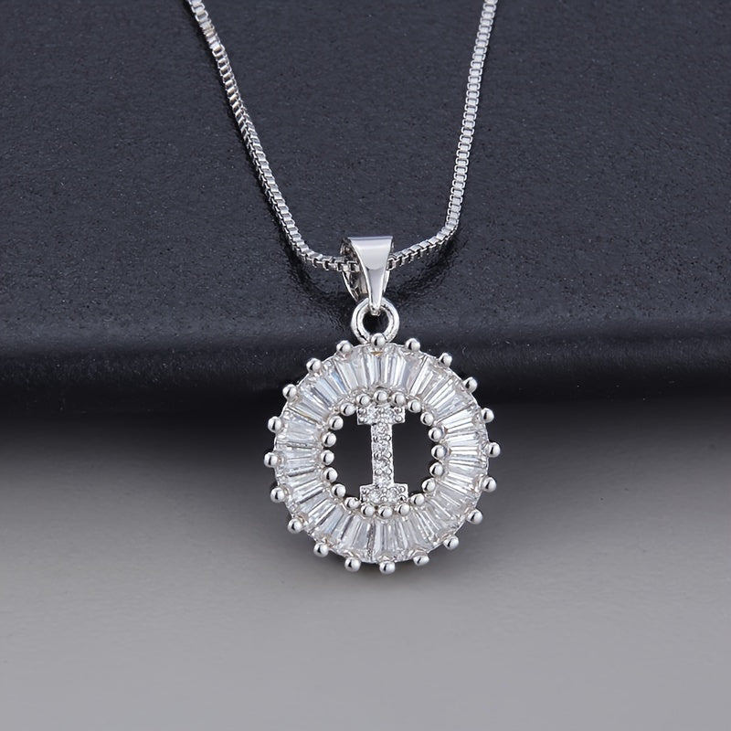 Collar de oro blanco con inicial "Z" y circonitas