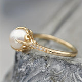 Anello Accento con Perla d'Acqua Dolce Intrecciata