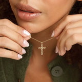 Divina™ - Collana con Pendente Croce Intrecciata