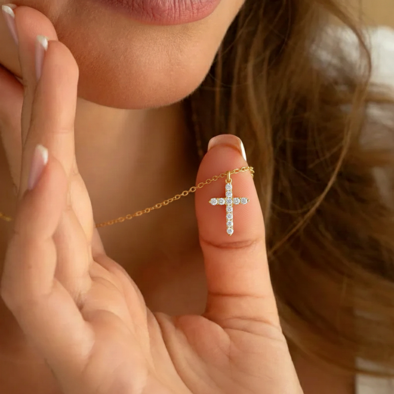 Gloria™ - Elegante Collana con Pendente a Croce in Cristallo