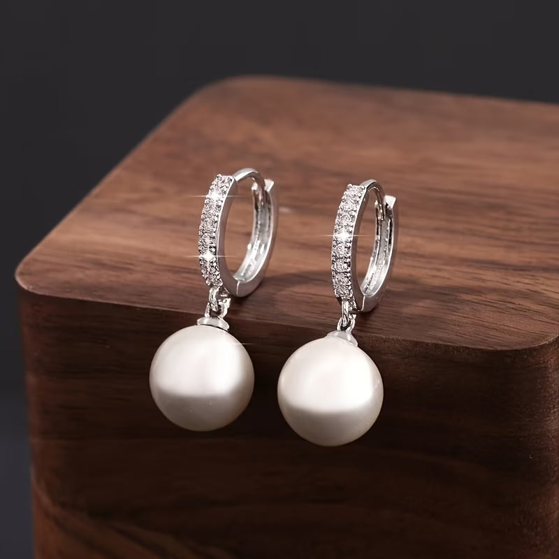 Los Pendientes Modernos de Gota de Perla