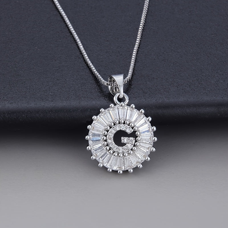 Collar de oro blanco con inicial "Z" y circonitas