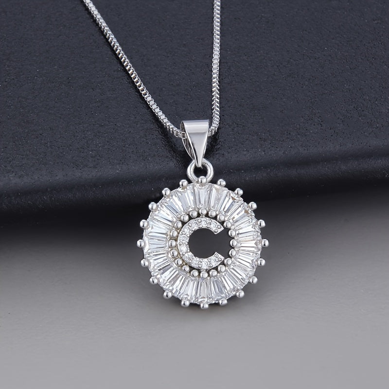 Collar de oro blanco con inicial "Z" y circonitas