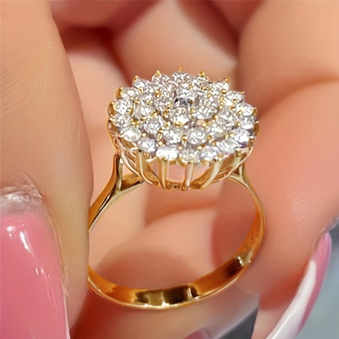 Anello Dichiarativo con Cristalli a Forma di Cluster Halo