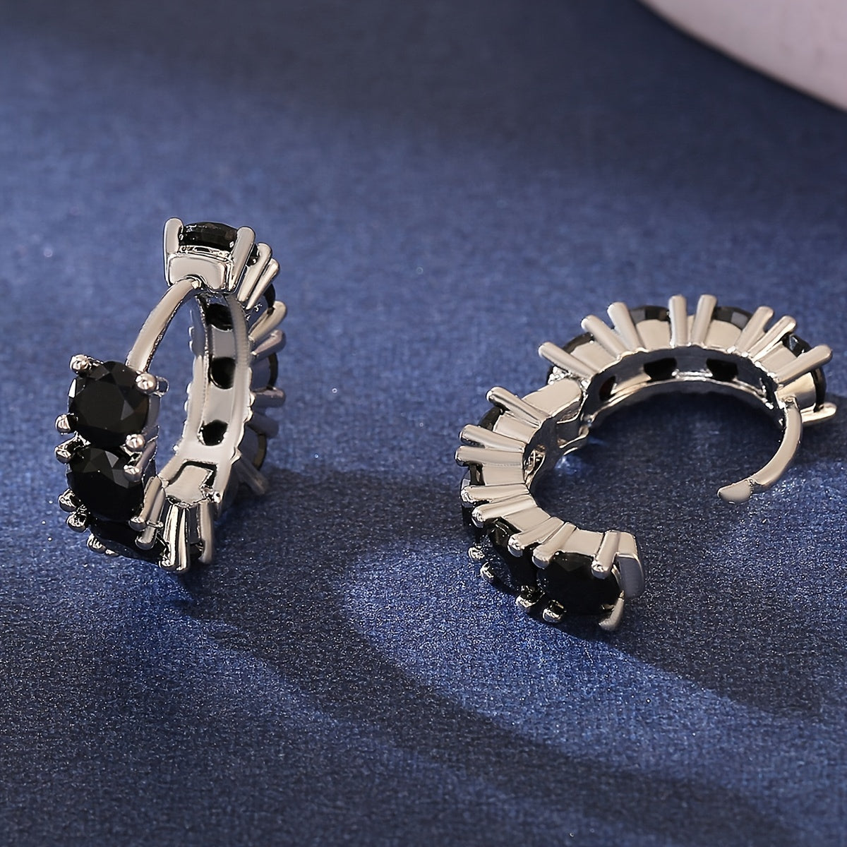 Pendientes con ónice brillante y circonitas