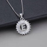 Collana in oro bianco con iniziale "Z" e zirconi