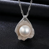 Collana con Pendente a Perla di Conchiglia