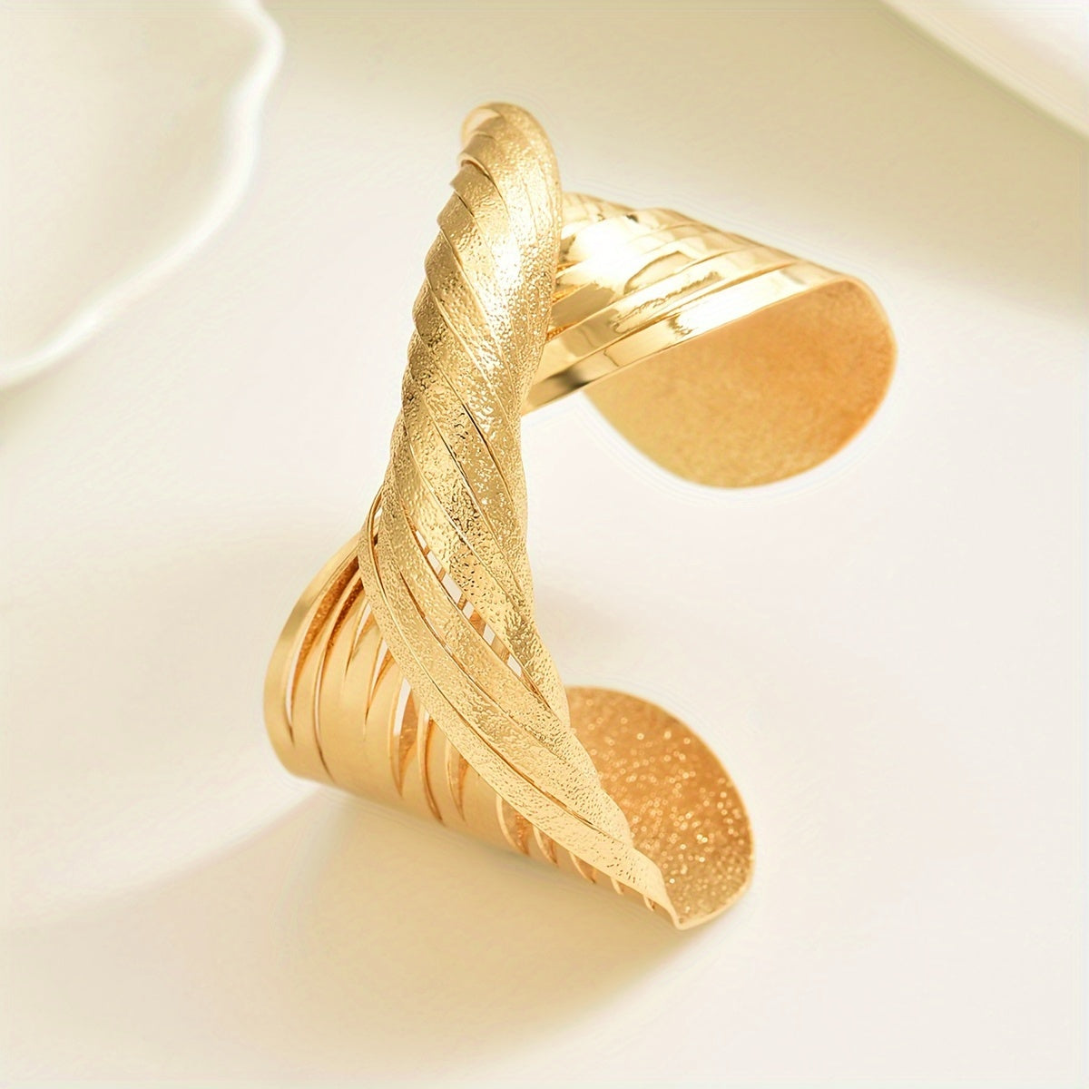 Pulsera trenzada en oro blanco mate