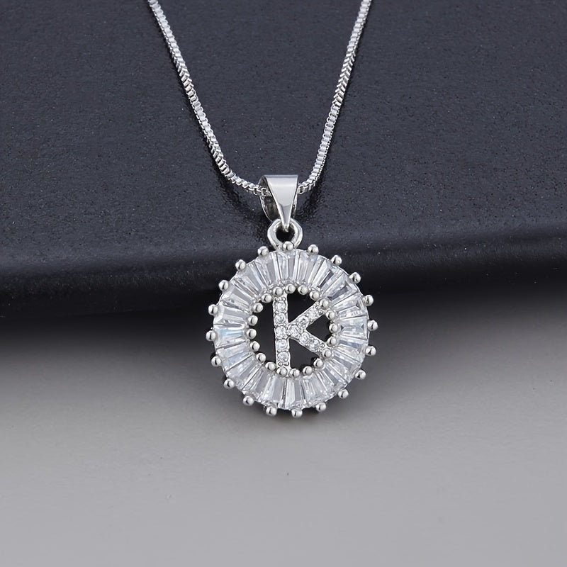 Collar de oro blanco con inicial "Z" y circonitas