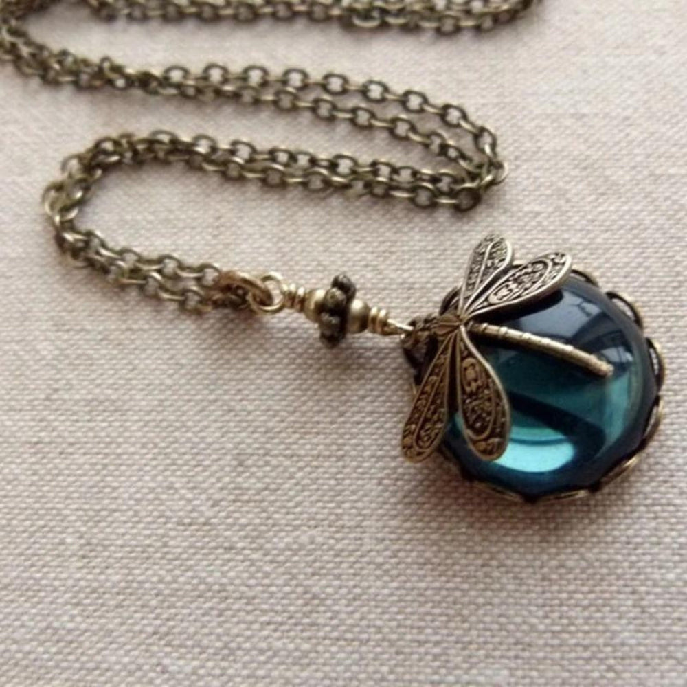Collar Vintage con Libélula