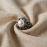 Anello a Cupola in Pietra di Luna con Filigrana Floreale
