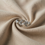 Anello a Fascia in Vite con Fiore di Perla d'Acqua Dolce