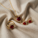 Set di Gioielli in Oro e Rubino a Forma di Cuore