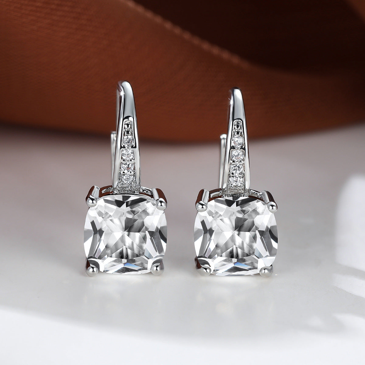 Dorex™ - Aros de Oro Blanco con Piedra Mística
