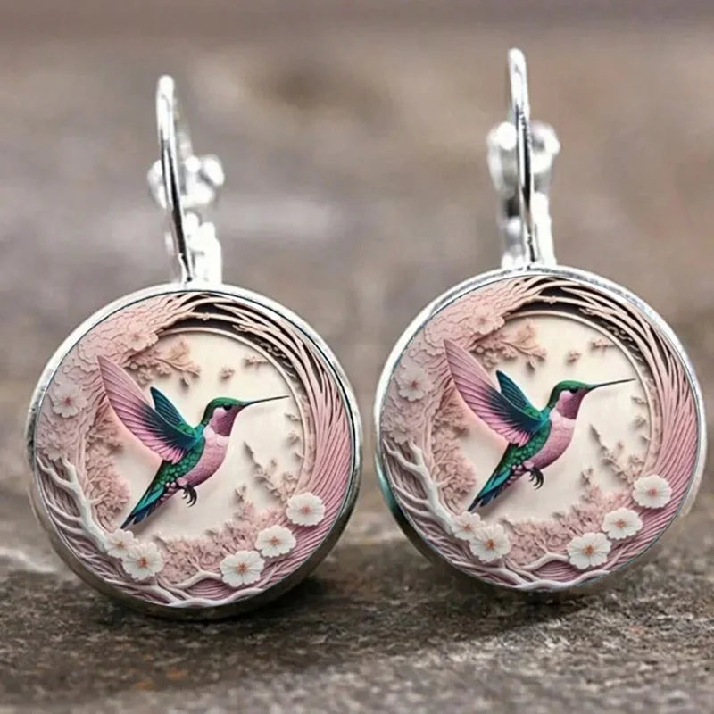 Collana con Pendente a Cupola di Vetro a Forma di Colibrì