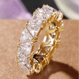 Anello Vintage a Forma di Triangolo con Pietra