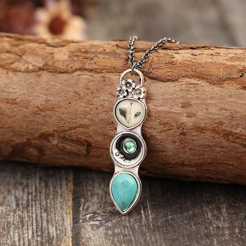 Collar con barra de búho de la sabiduría turquesa
