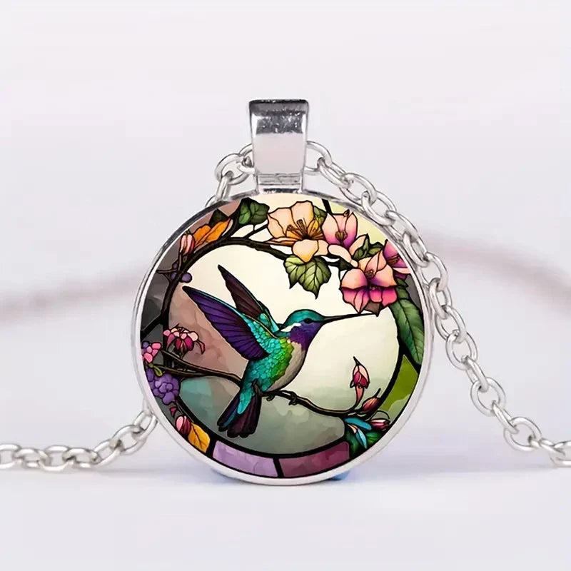 Collar con colgante de cúpula de cristal de colibrí