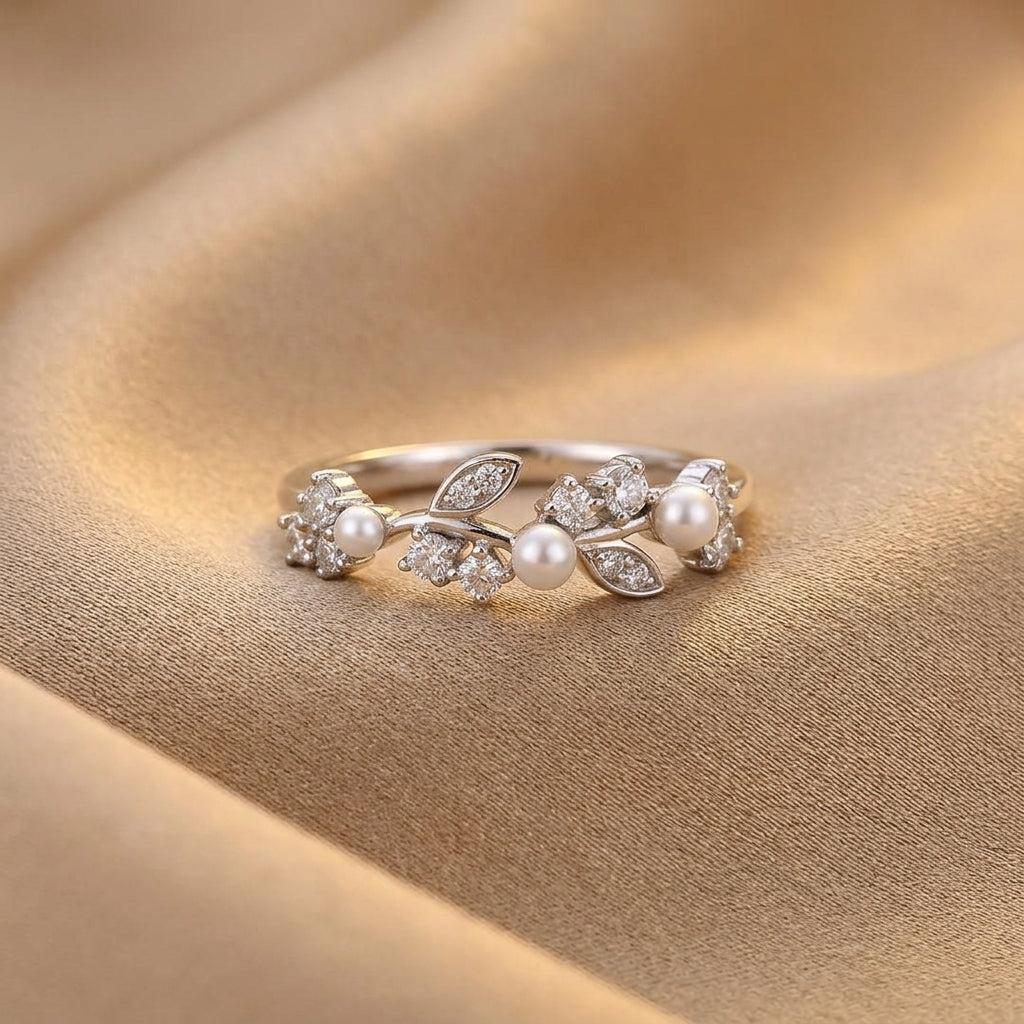 Anello a Fascia in Vite con Fiore di Perla d'Acqua Dolce