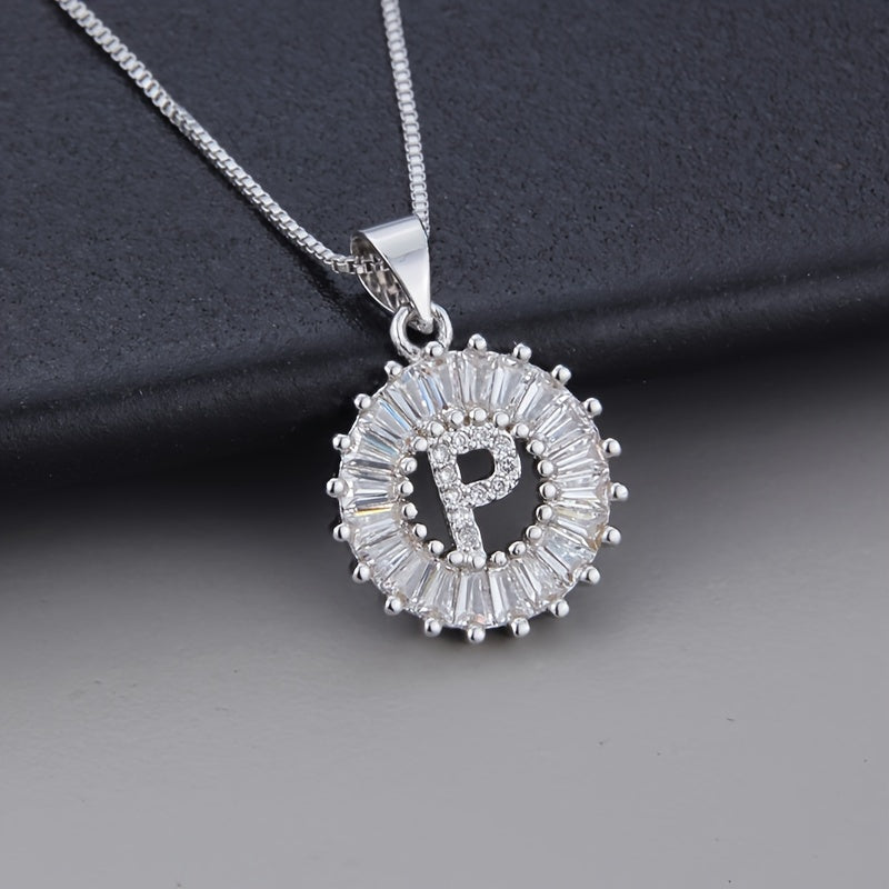 Collar de oro blanco con inicial "Z" y circonitas