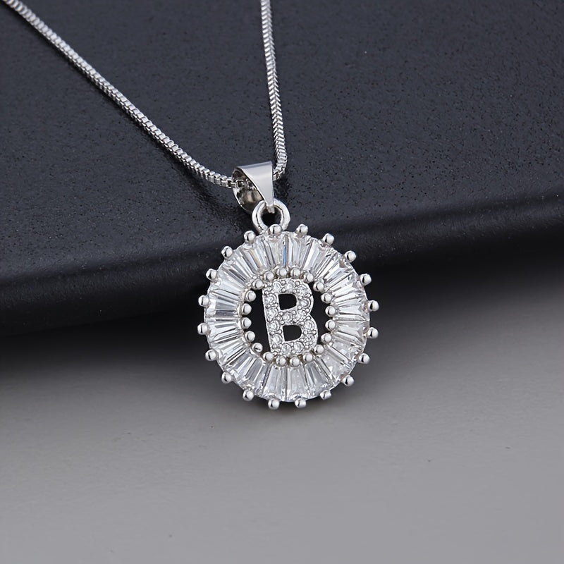 Collar de oro blanco con inicial "Z" y circonitas