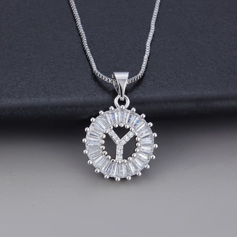 Collar de oro blanco con inicial "Z" y circonitas