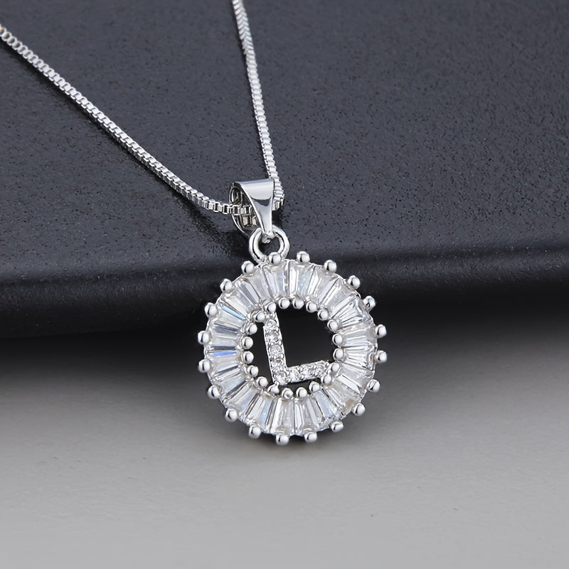 Collar de oro blanco con inicial "Z" y circonitas