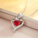 Collana con pendente a cuore in rubino argento