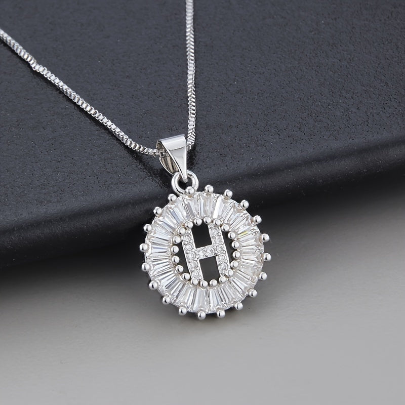 Collar de oro blanco con inicial "Z" y circonitas
