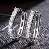 Orecchini Circolari Eleganti in Zirconia