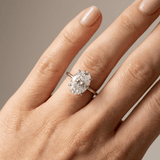Neria™ - Anello Solitario con Diamante Ovale