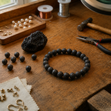 Bracciale in Pietra Lavica per Radicamento, Forza e Calma