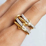 Set di Anelli in Zirconia Intrecciati