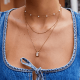 Collana a pendente bianca a strati Valerie